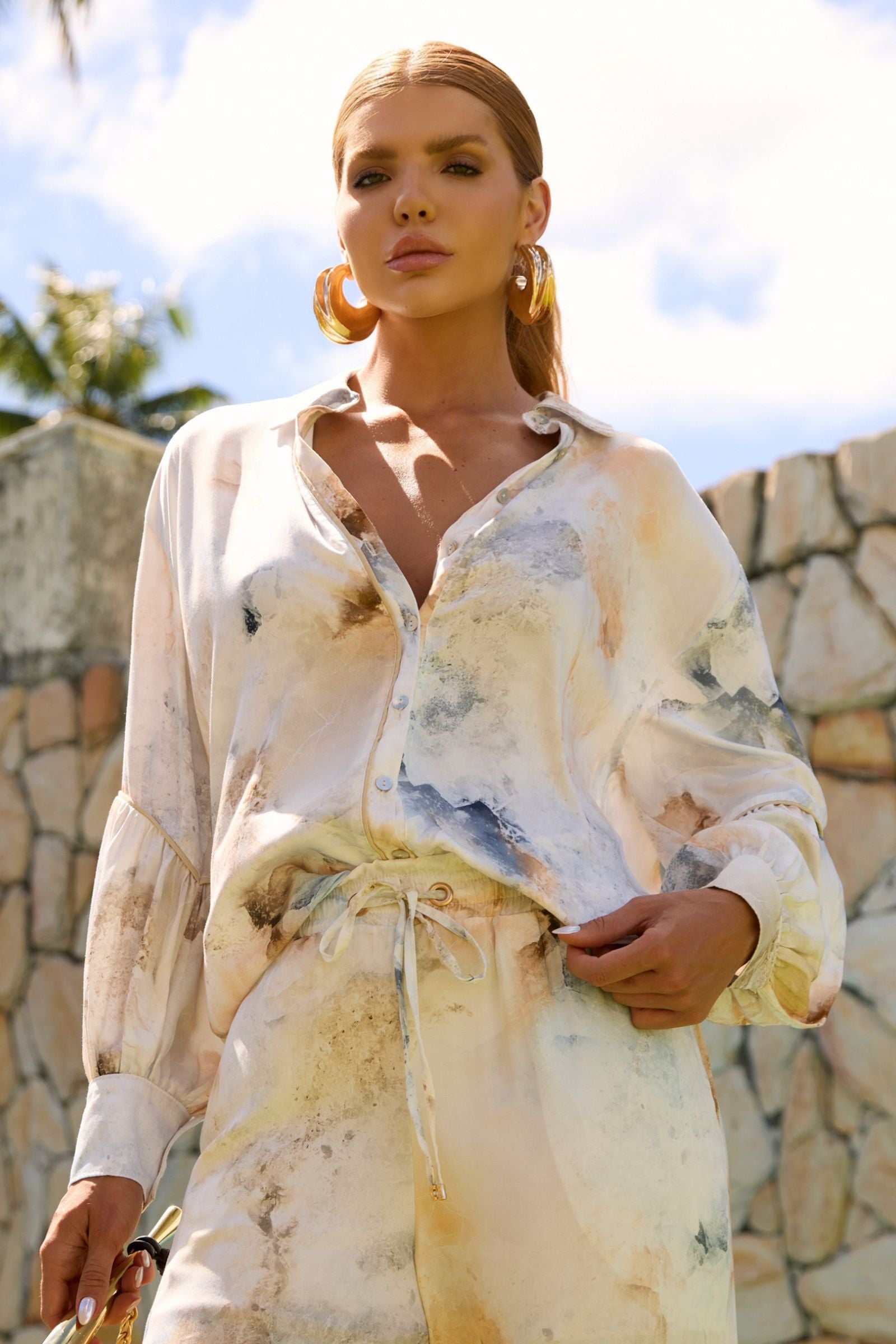 Camisa em Crepe Acetinado Digital 84052 Linzzi