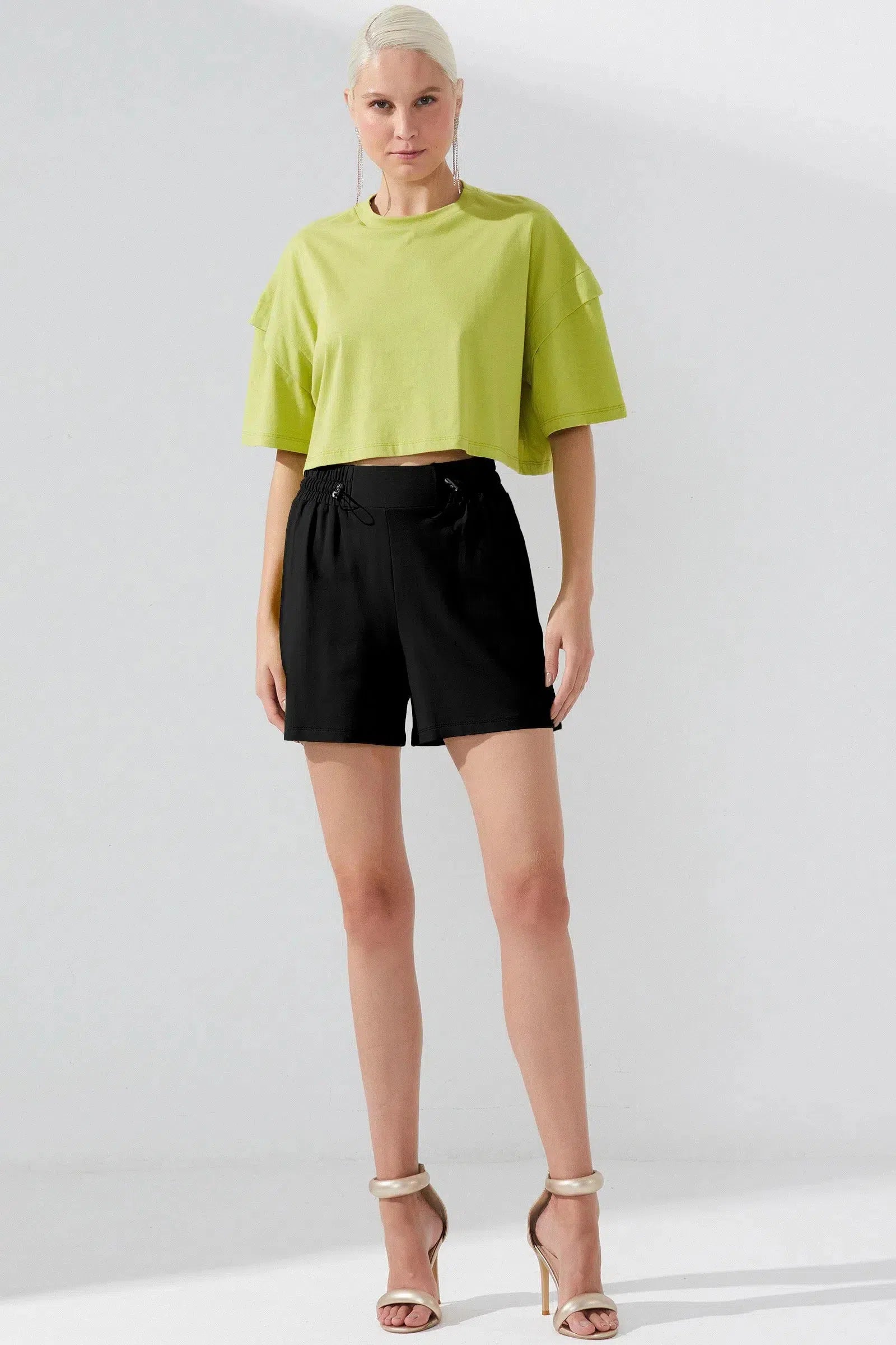 Shorts Cintura Alta em Molevisco 70128 Linzzi