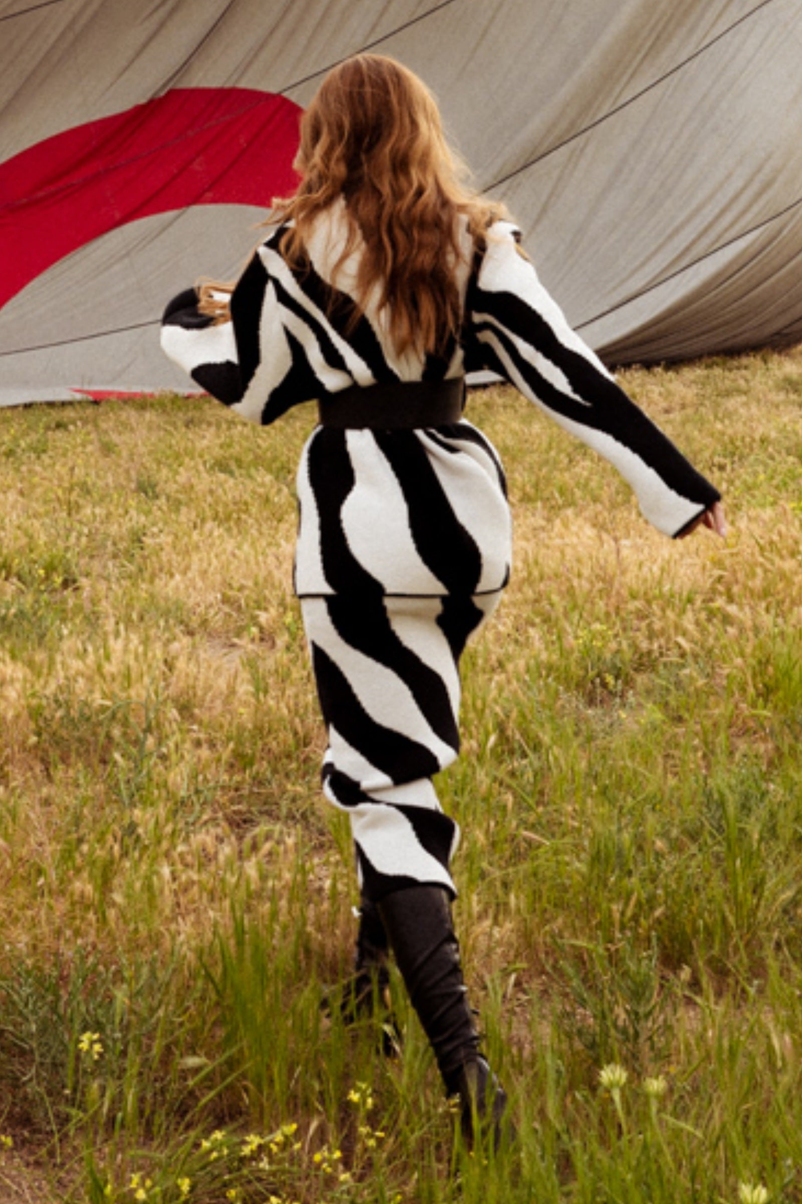 Pullover em Tricô P&B com Ponto Savana 89058 Linzzi
