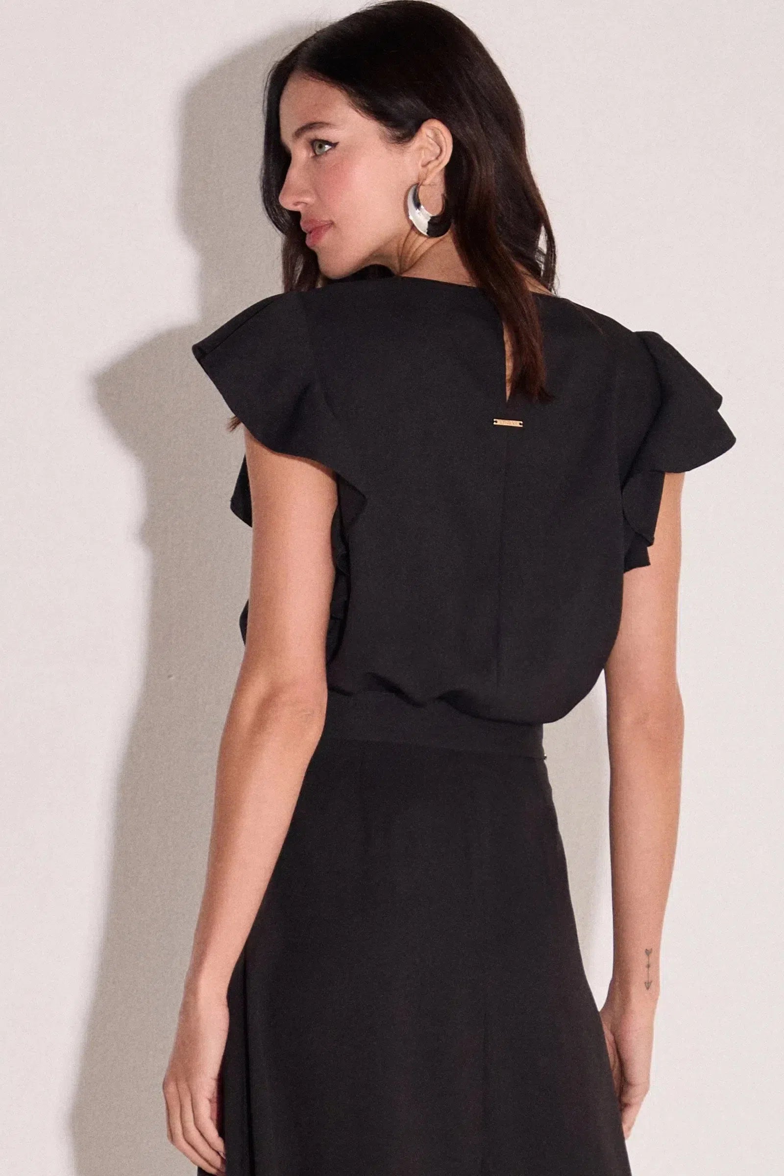 Blusa com Babados em Crepe 80504 Linzzi