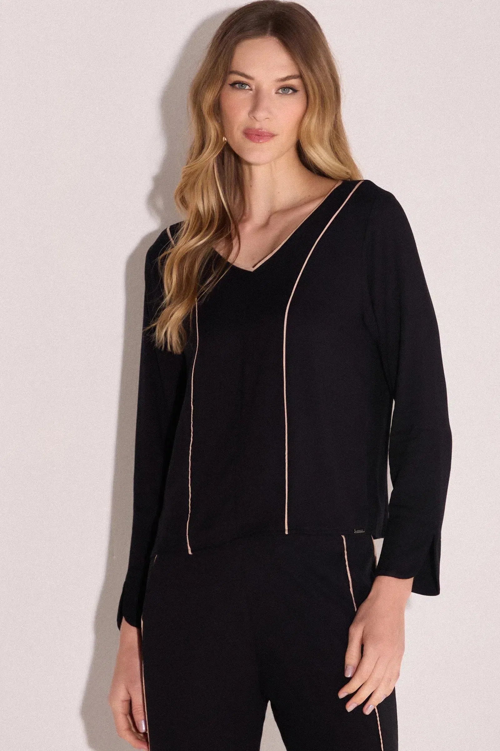 Blusa Manga Longa em Viscose com Detalhes Contraste 82066 Linzzi