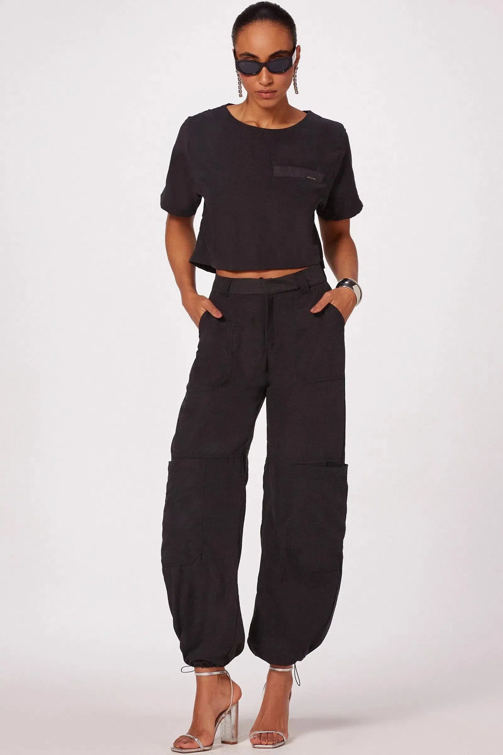 Calça Parachute em Crupo 79418 Linzzi