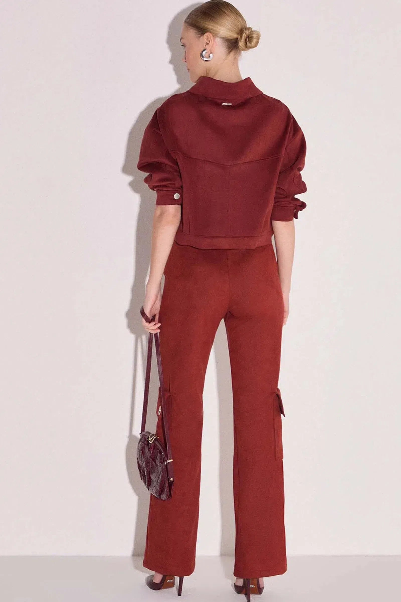 Calça Reta em Scuba Suede 81720 Linzzi