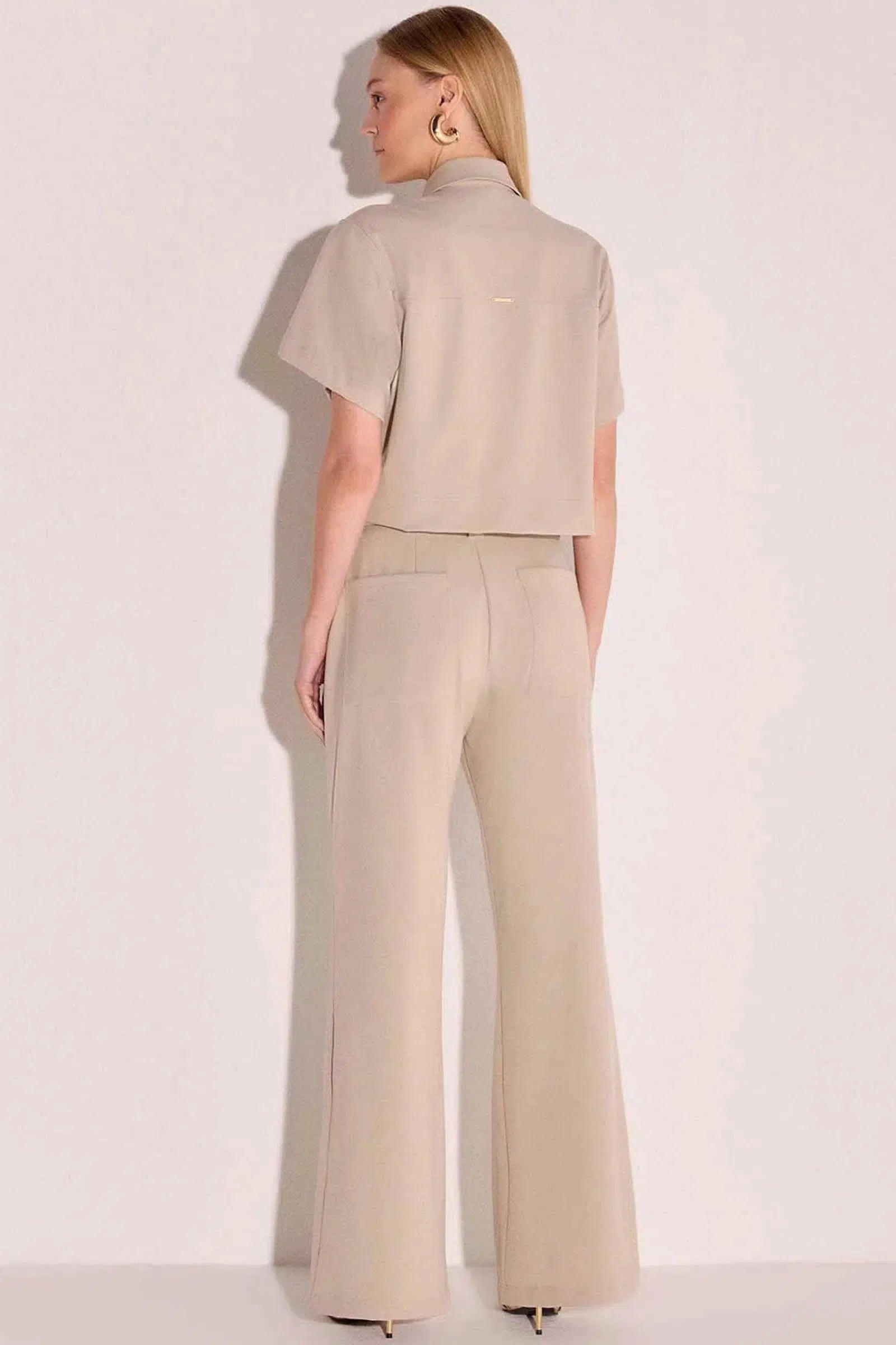 Calça Wide Leg em Crepe Alfaiataria 80025 Linzzi