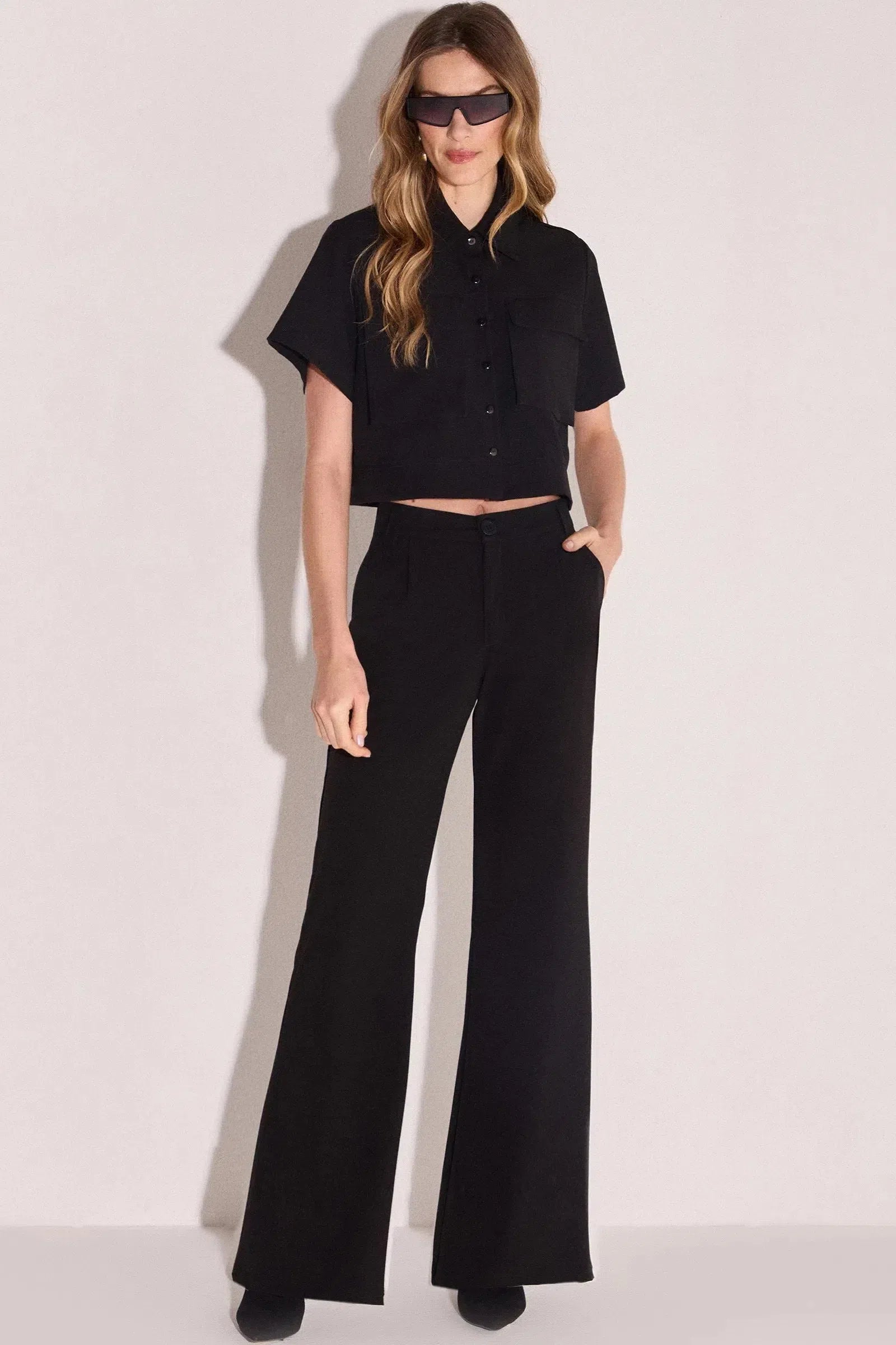 Calça Wide Leg em Crepe Alfaiataria 80025 Linzzi