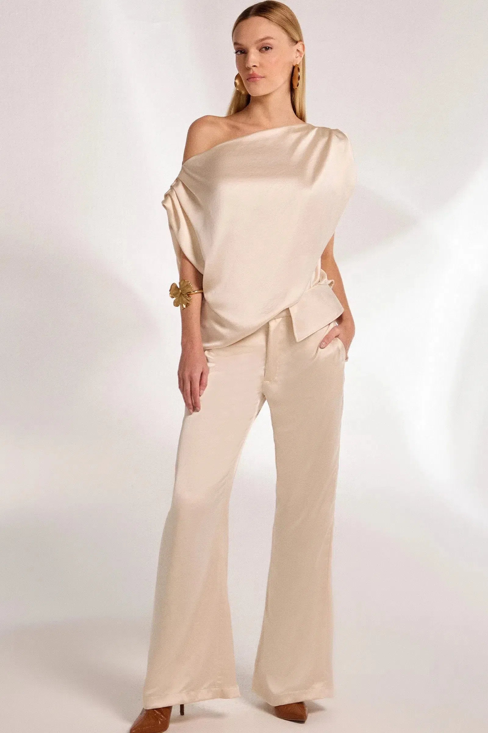 Calça Wide Leg em Tecido Acetinado 81161 Linzzi