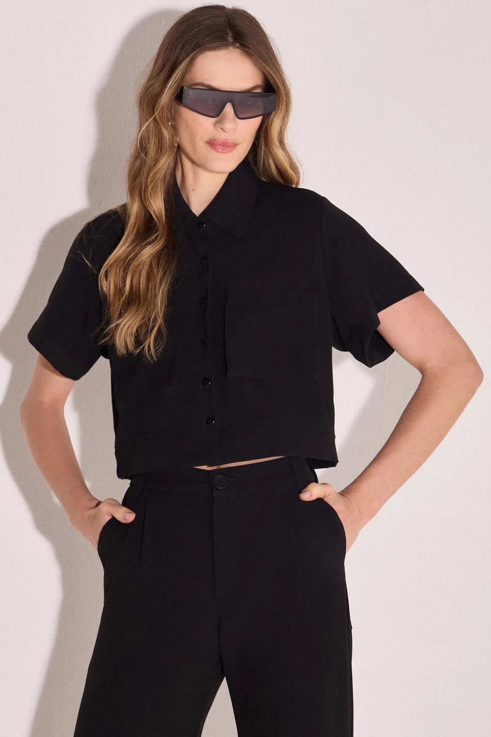 Camisa Cropped em Crepe de Alfaiataria 80023 Linzzi