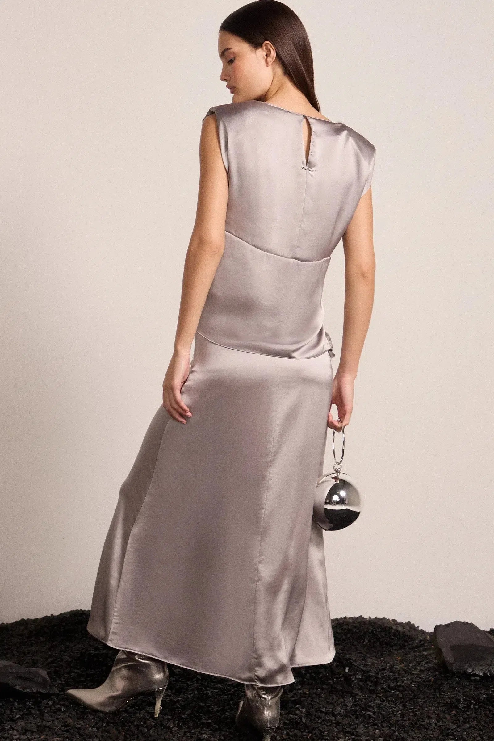 Saia Maxi Midi em Tecido Acetinado 81424 Linzzi