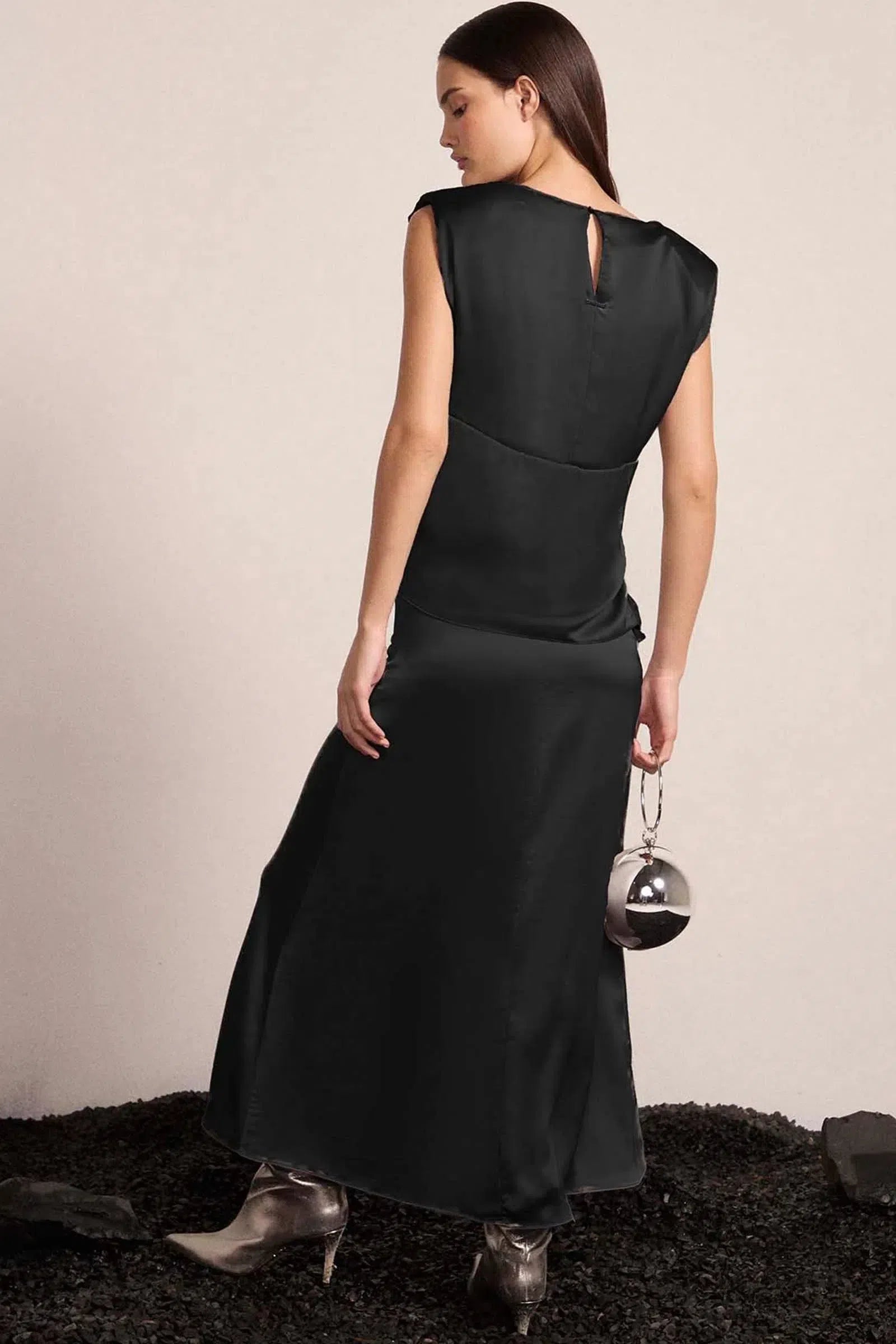 Saia Maxi Midi em Tecido Acetinado 81424 Linzzi