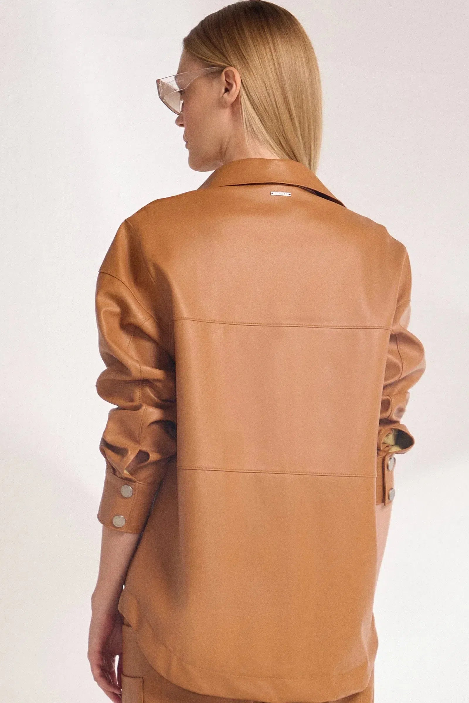 Sobrecamisa em Couro P.U 80014 Linzzi