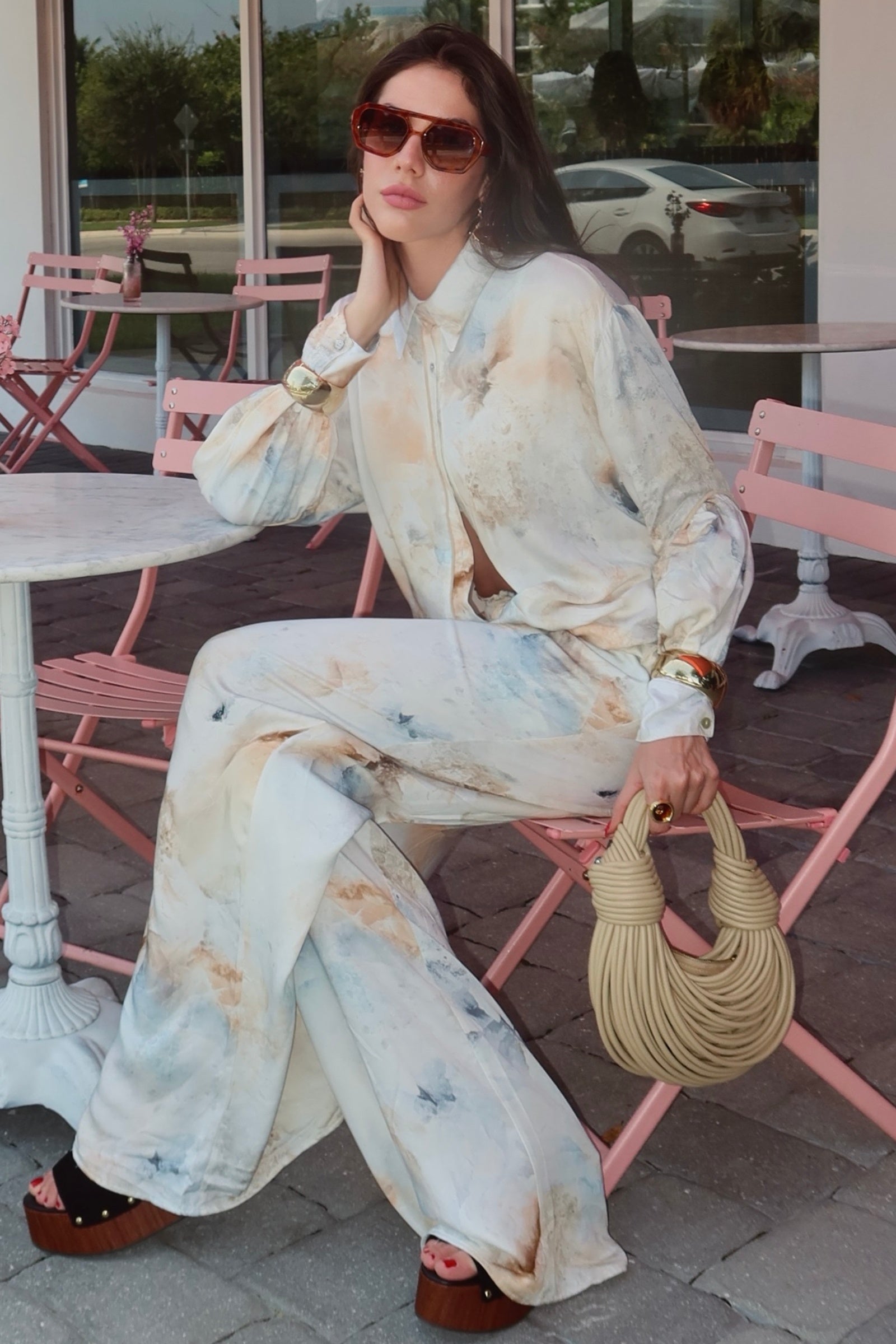 Calça Pantalona em Crepe Acetinado Digital 84054 Linzzi