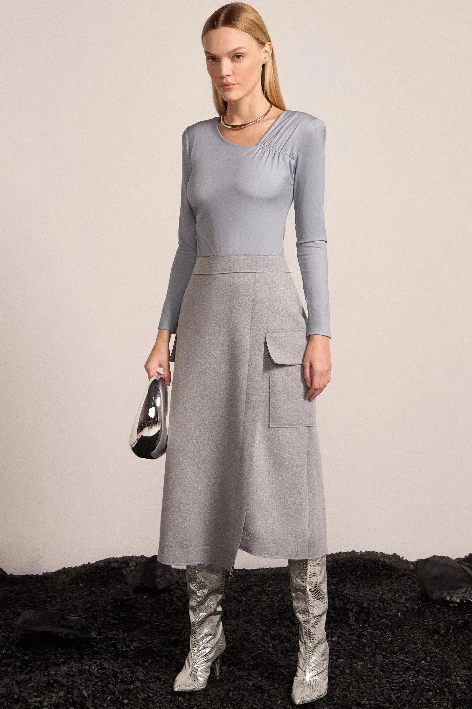 Blusa Assimétrica em Malha Poliamida Delicaté 80852 Linzzi