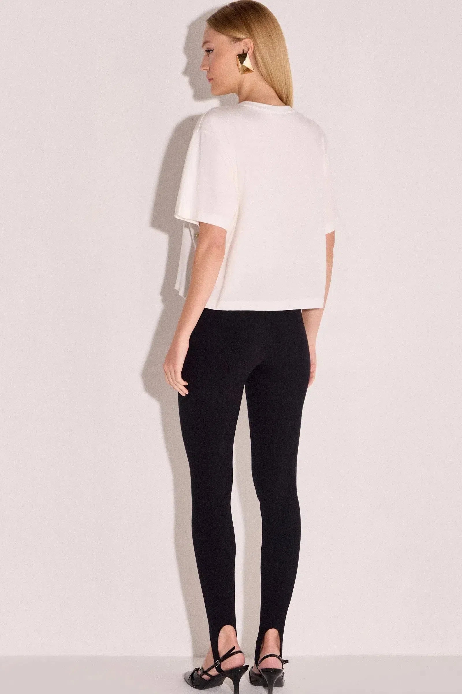 Blusa em Meia Malha com Pedrarias 80251 Linzzi