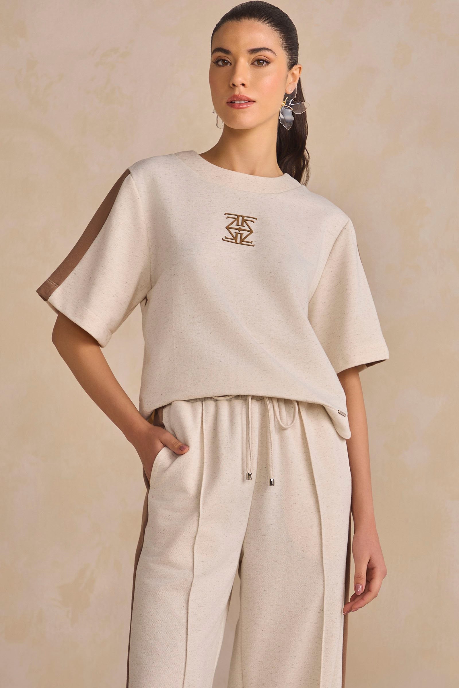 Blusa Moletom Linzzi Bege com Linho Natural - Elegância Atemporal