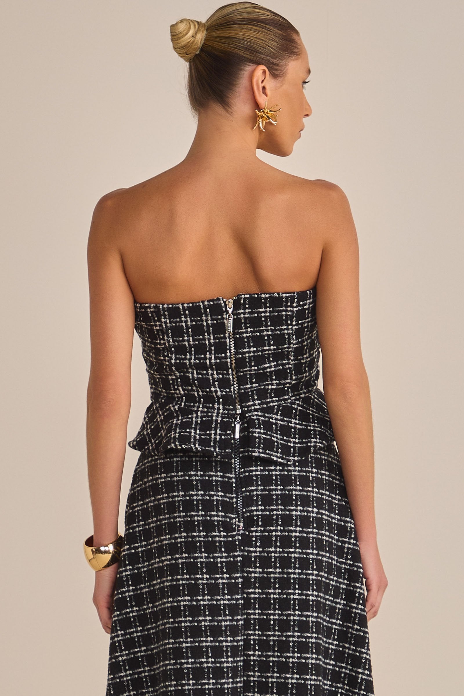 Blusa Peplum Linzzi Tweed Paris Preto - Elegância Atemporal