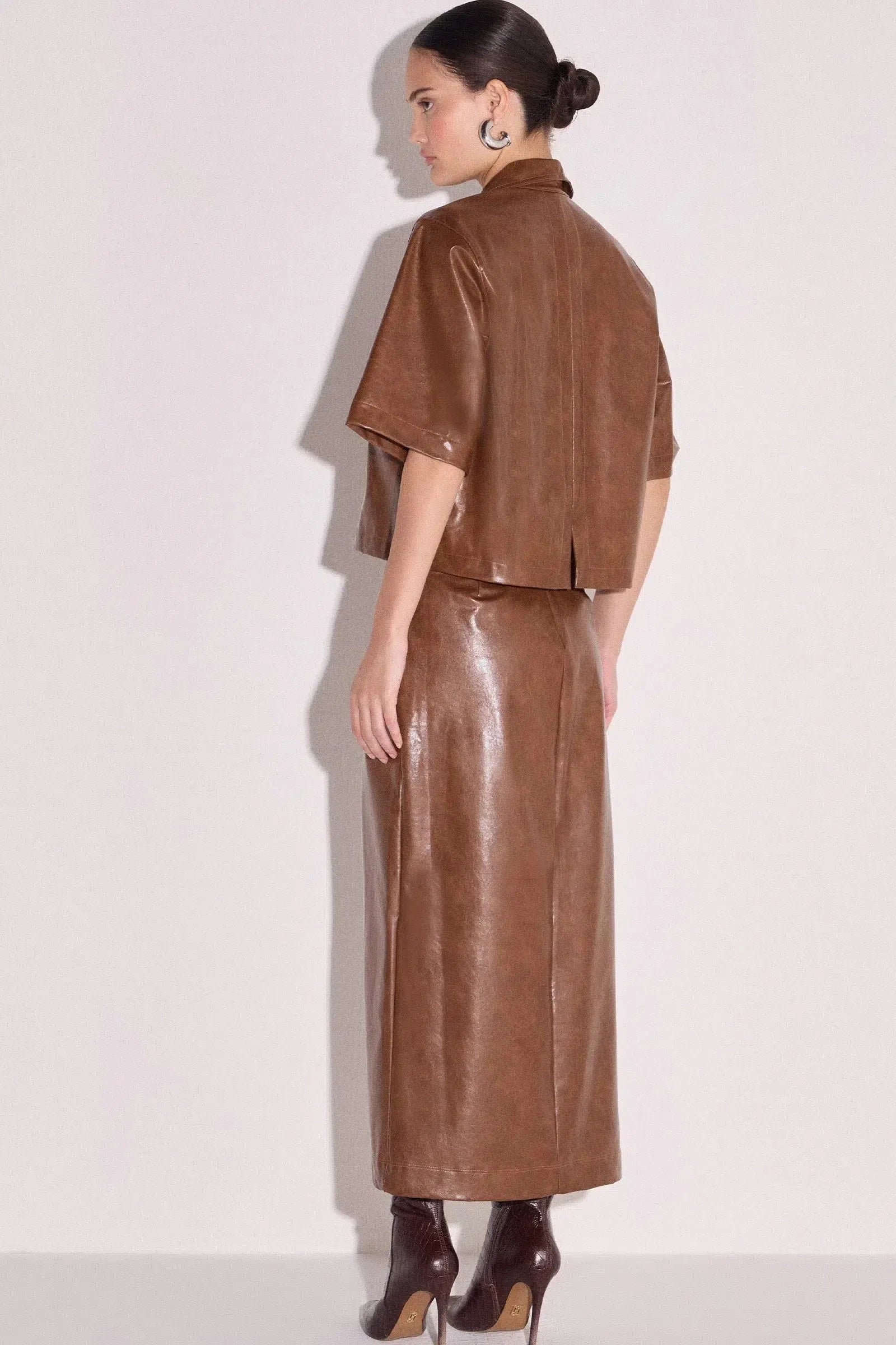 Camisa Cropped em Couro P.U 80506 Linzzi