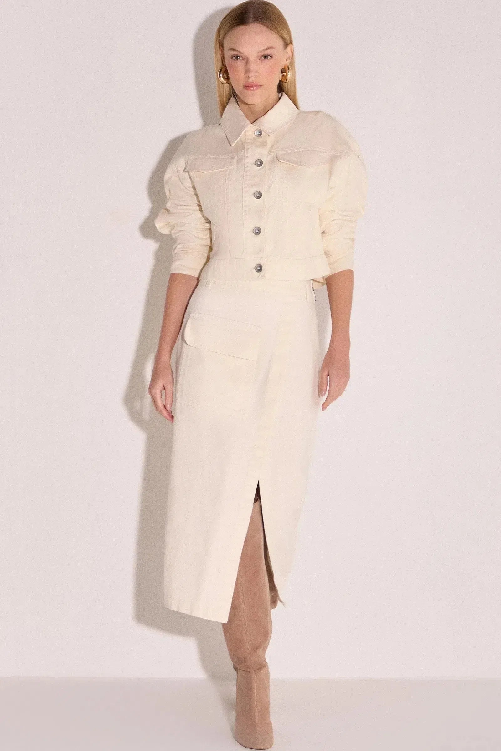 Saia Midi Assimétrica em Sarja 81434 Linzzi