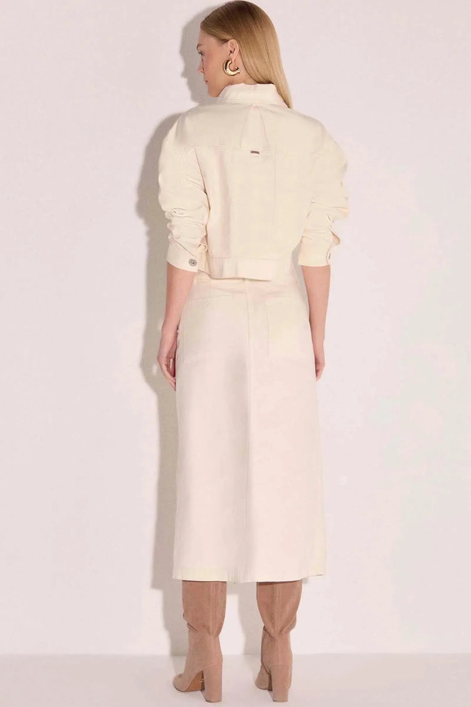 Saia Midi Assimétrica em Sarja 81434 Linzzi