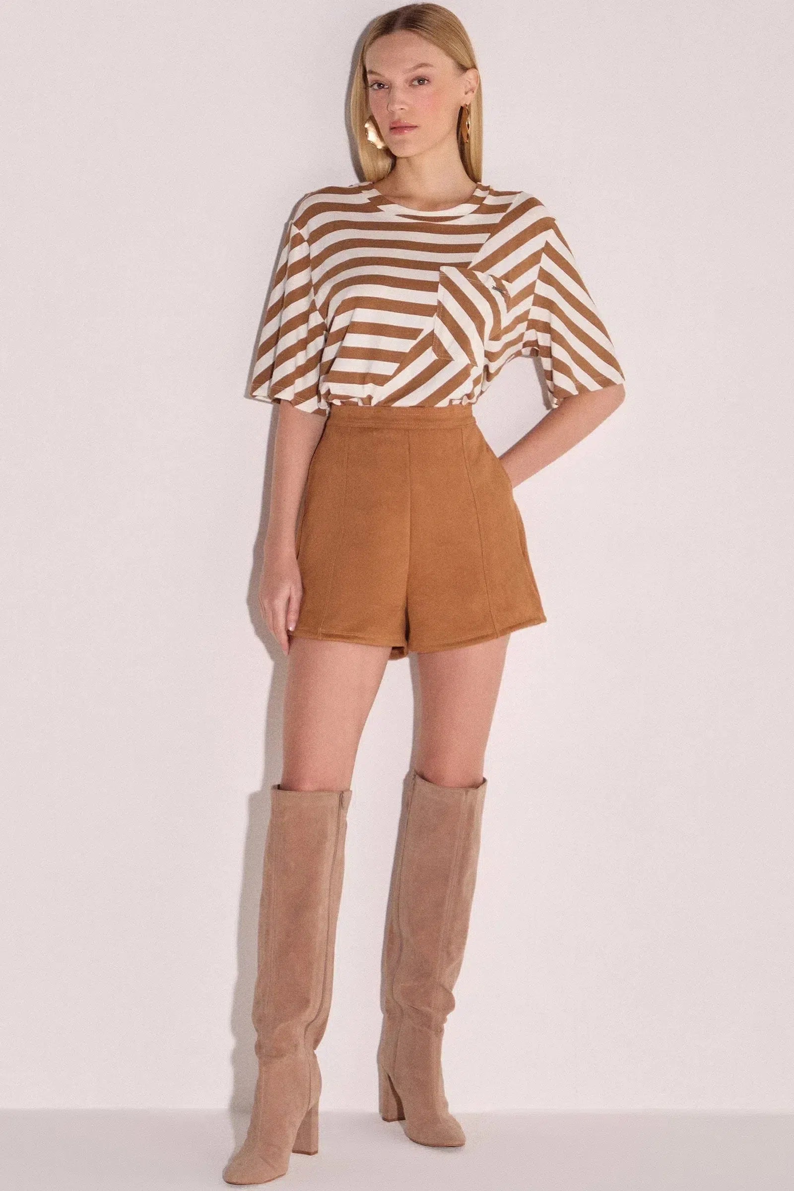 Shorts Cintura Alta em Scuba Suede 81124 Linzzi