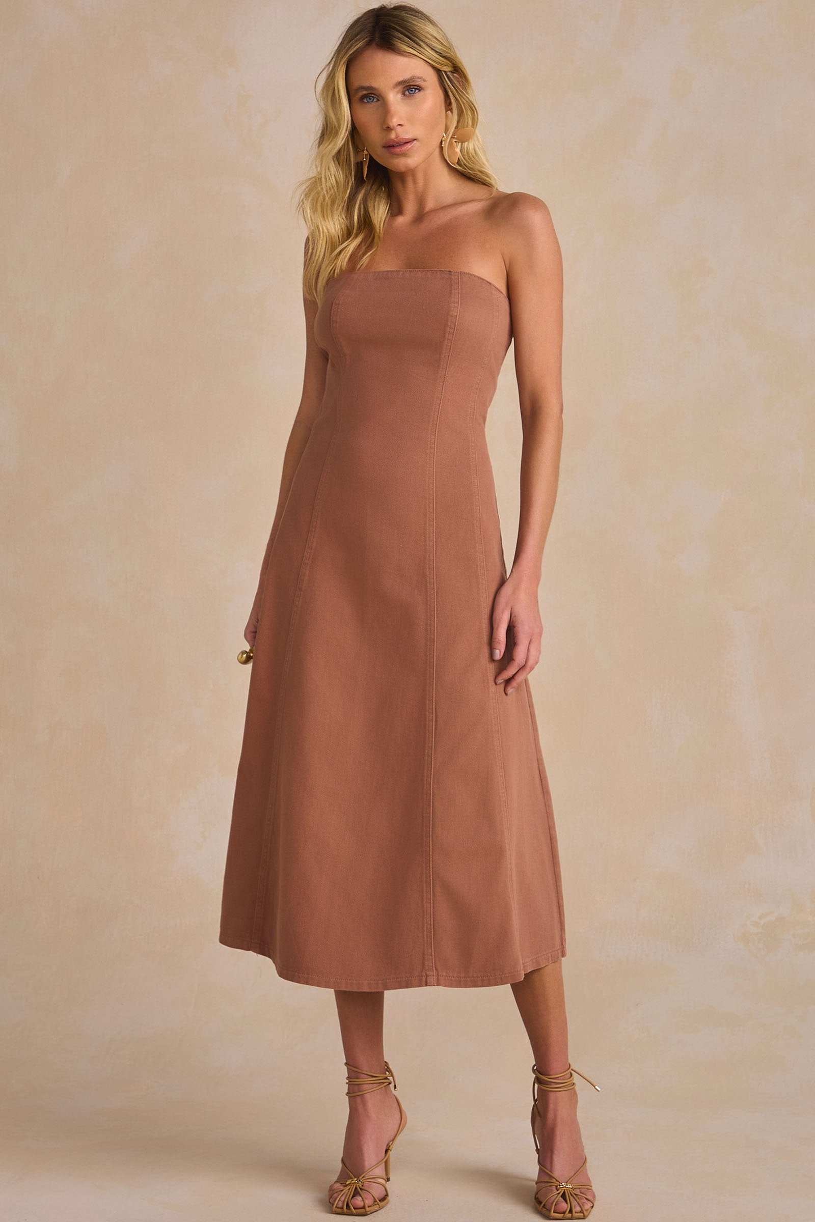Vestido Maxi Midi Tomara que Caia Sarja Marrom Linzzi